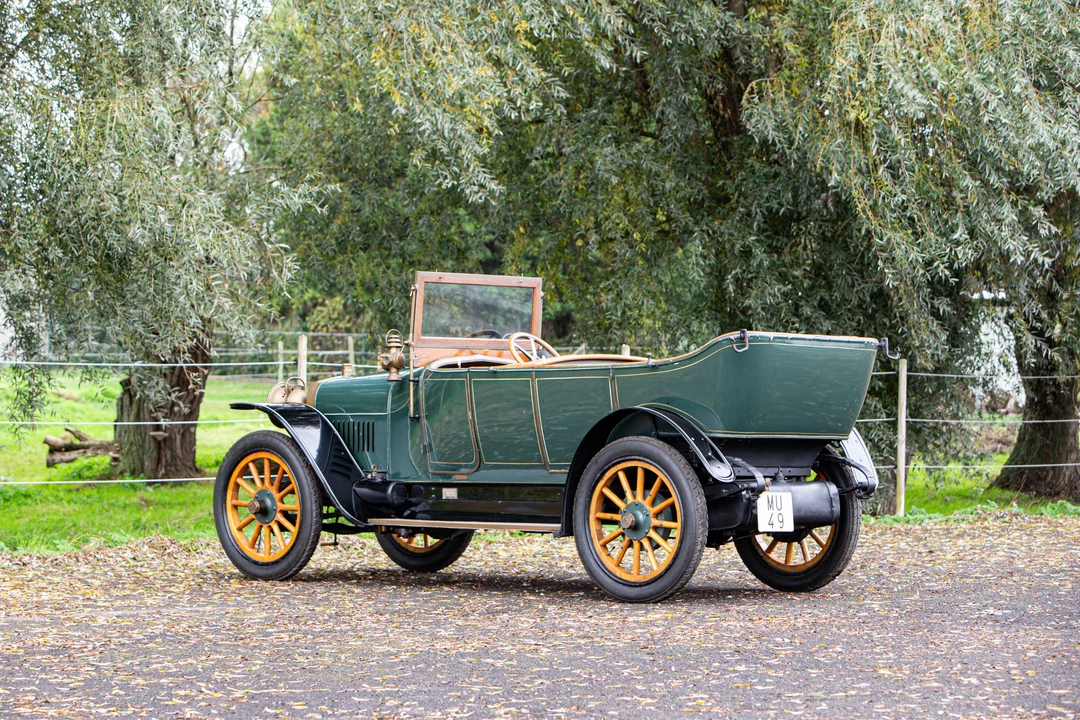 1912 Hispano-Suiza - Image 2 of 23