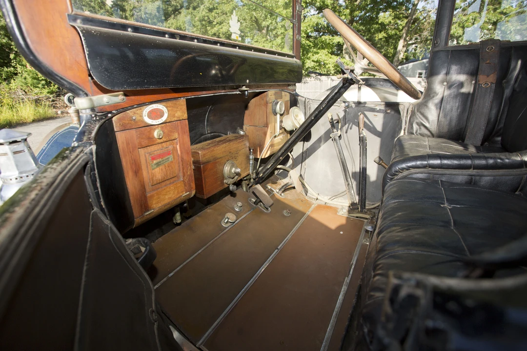 1912 Pierce-Arrow - Image 8 of 30