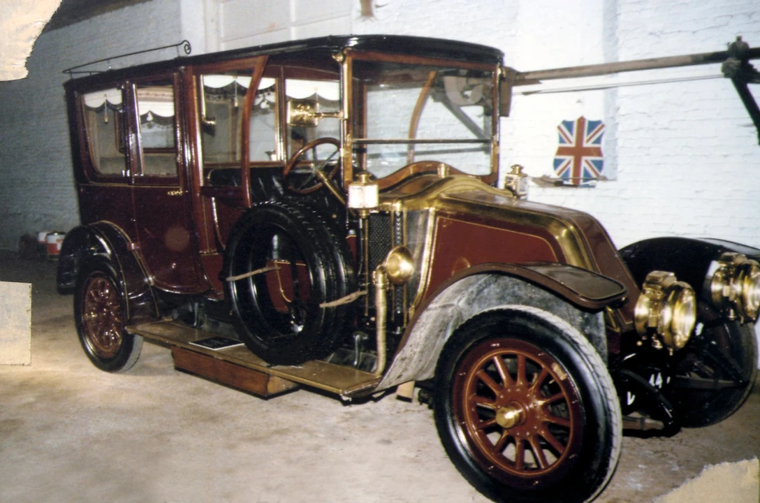 1912 Renault - Image 2 of 3