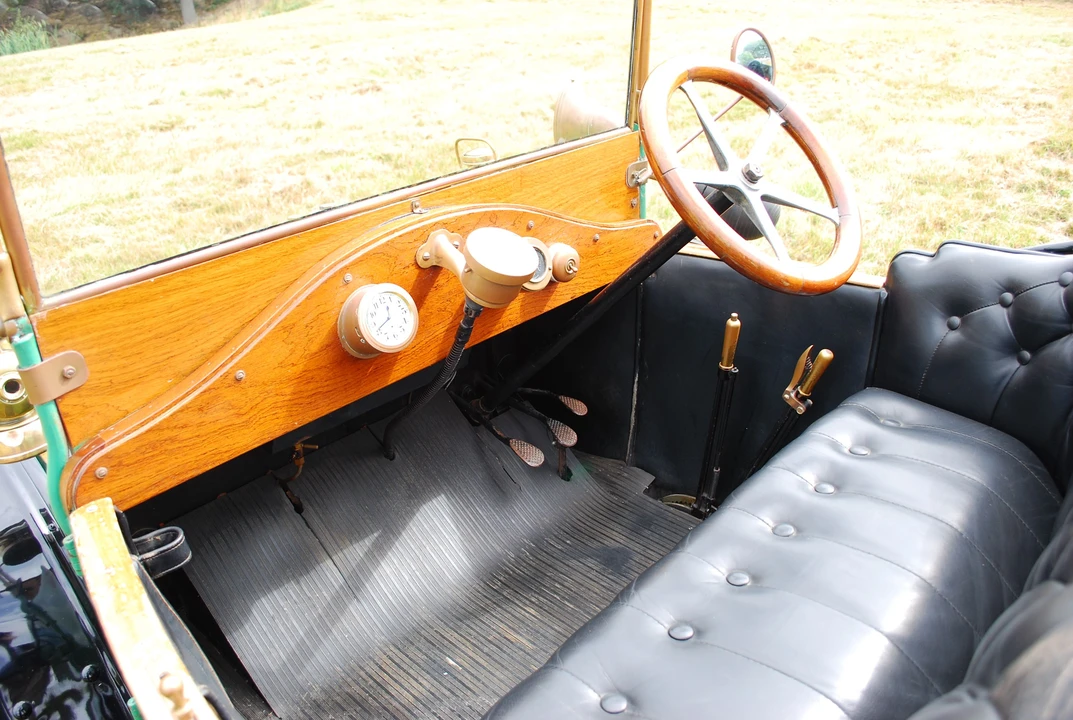 1912 Renault - Image 3 of 9