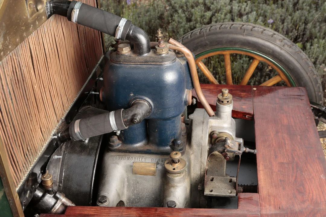 1912 Triumph 2000 Roadster - Image 3 of 11