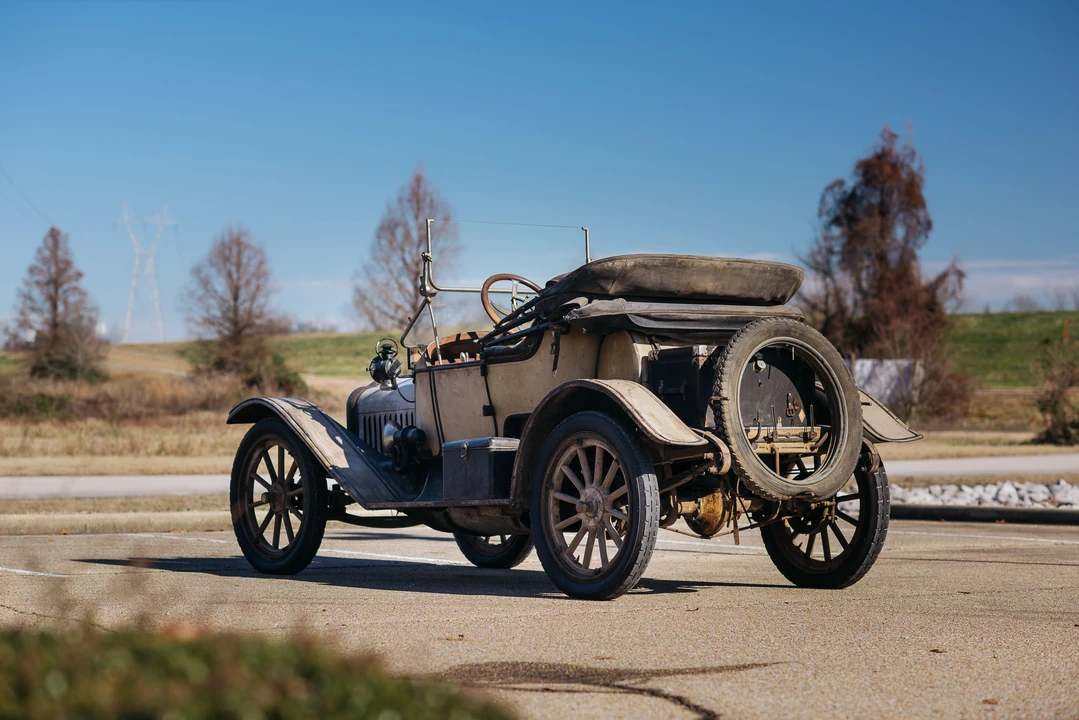 1912 White - Image 2 of 31