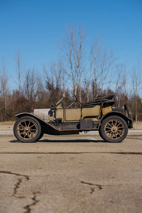 1912 White - Image 3 of 31