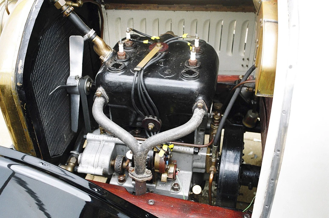 1913 Peugeot - Image 2 of 3