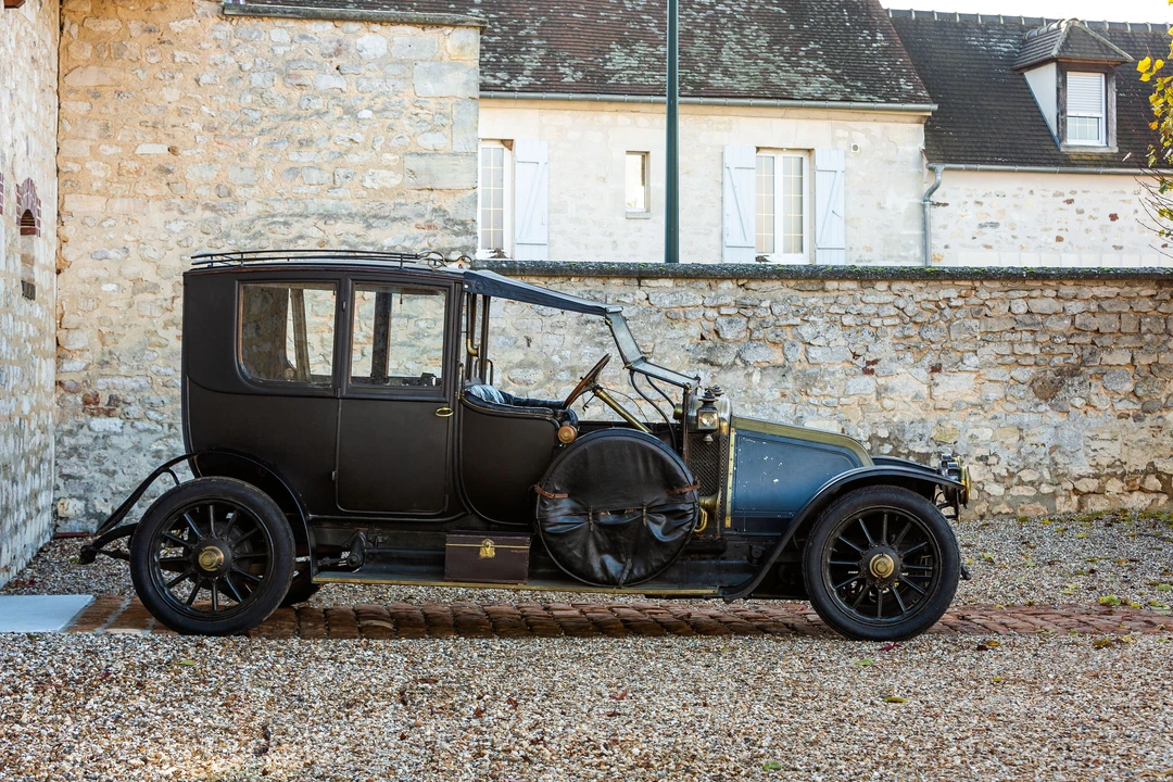 1913 Renault - Image 7 of 31