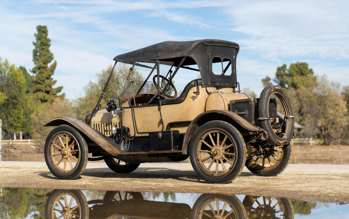 1913 White - Image 3 of 31
