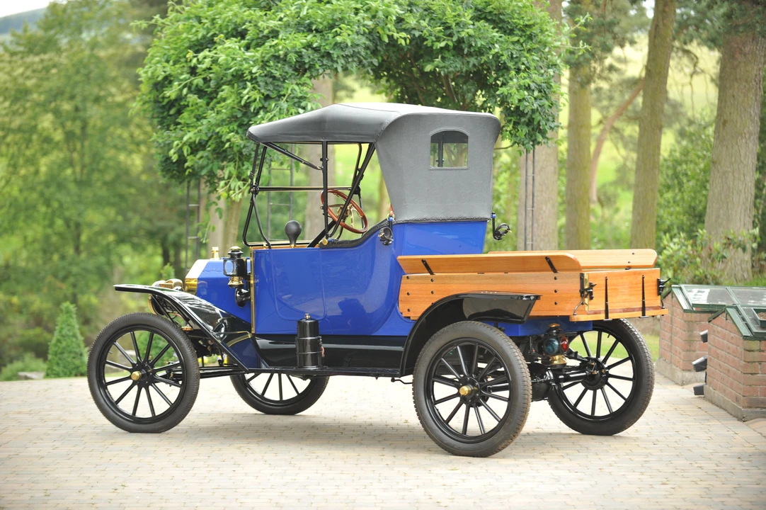 1914 Ford Model T Pickup & Model TT - Image 2 of 8