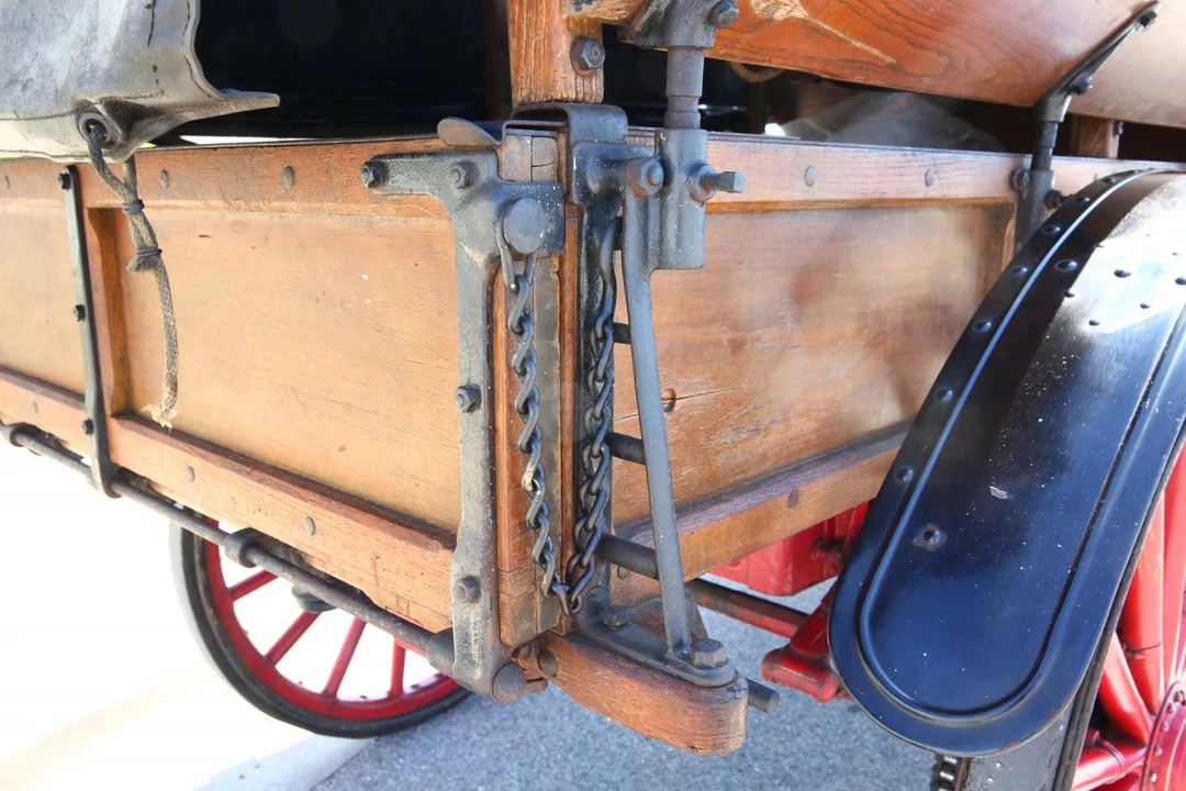 1914 International Harvester Pickup - Image 9 of 31