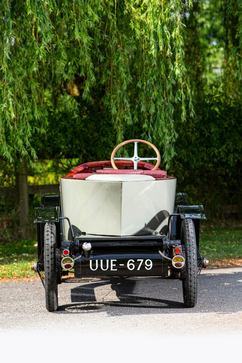 Bugatti - Image 10 of 28