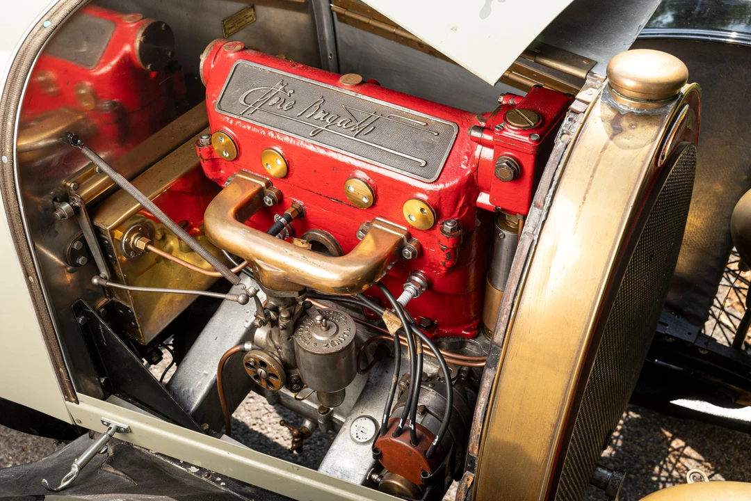 Bugatti - Image 25 of 28