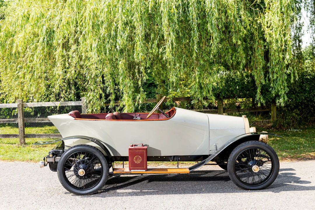 Bugatti - Image 6 of 28