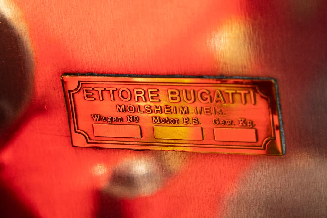 Bugatti - Image 4 of 28