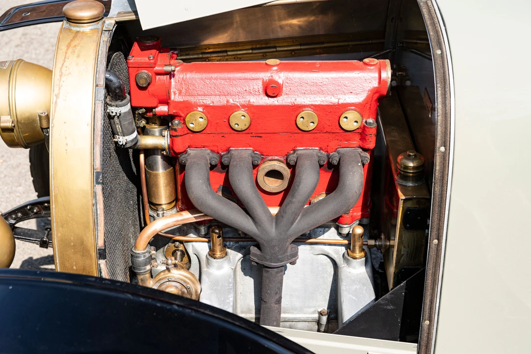 Bugatti - Image 5 of 28