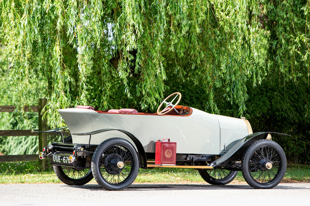 Bugatti - Image 13 of 28