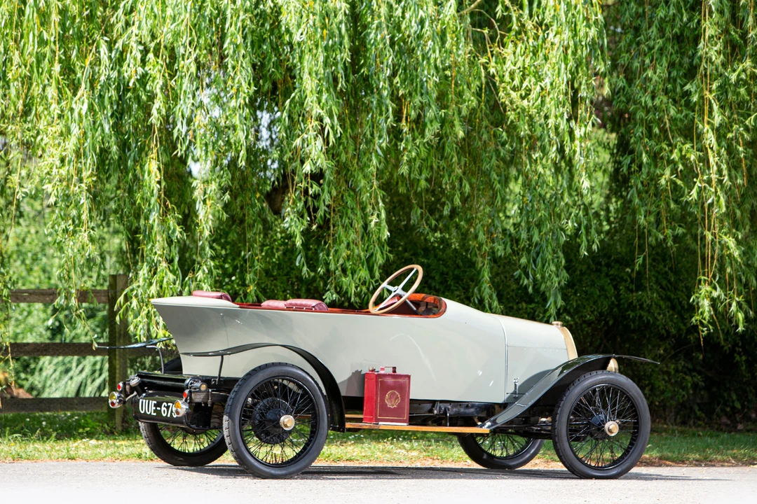 Bugatti - Image 12 of 28
