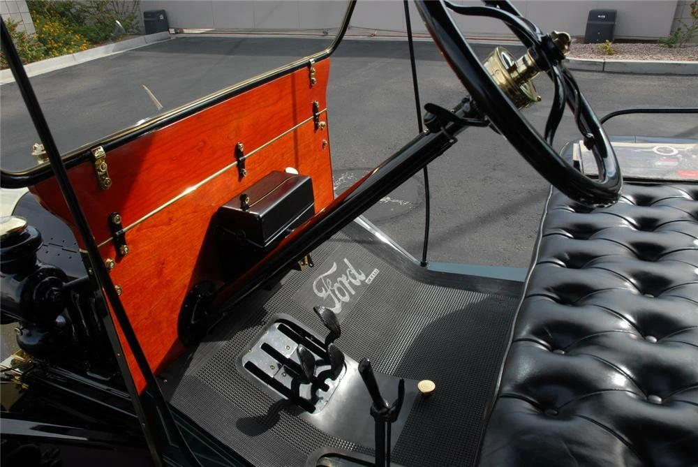 1915 Ford Model T Pickup & Model TT - Image 4 of 7