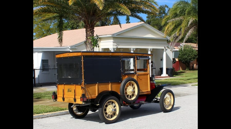 1915 Ford Model T - Image 3 of 10