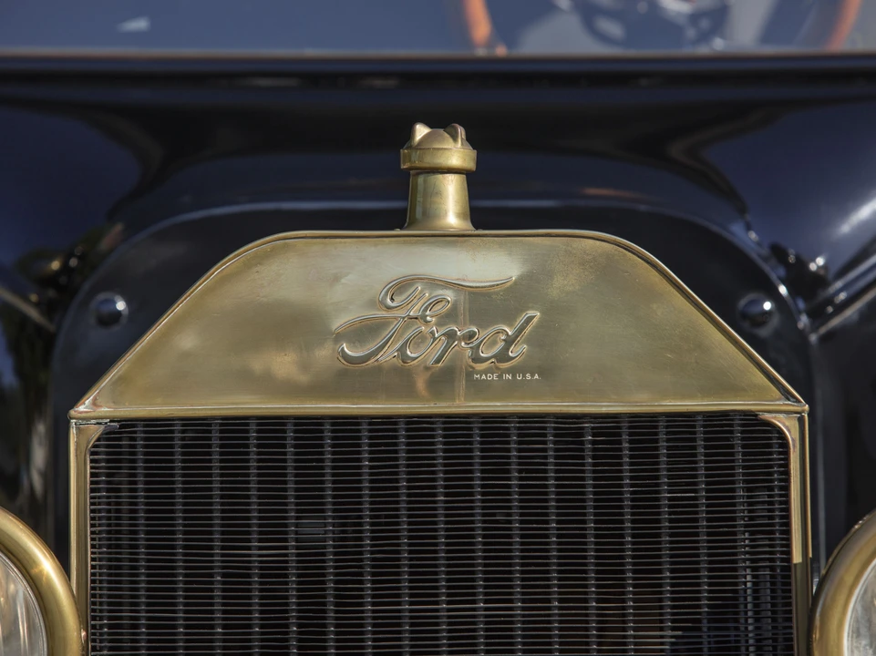 1915 Ford Model T - Image 2 of 18