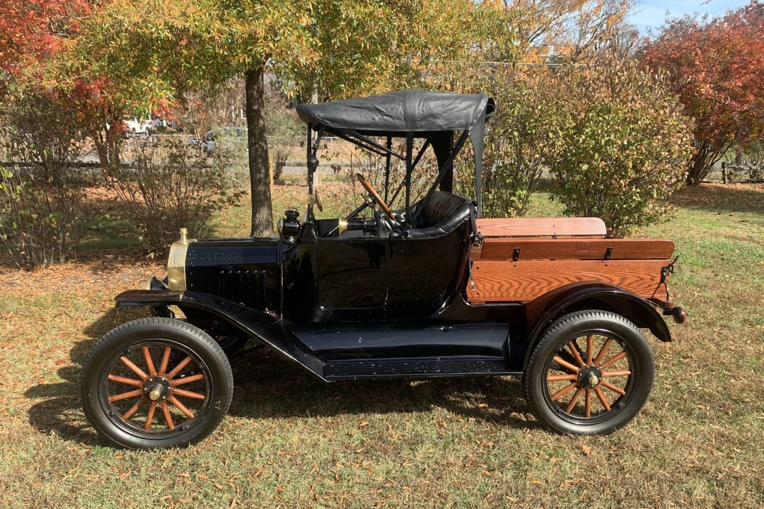 1915 Ford Model T Pickup & Model TT - Image 3 of 31