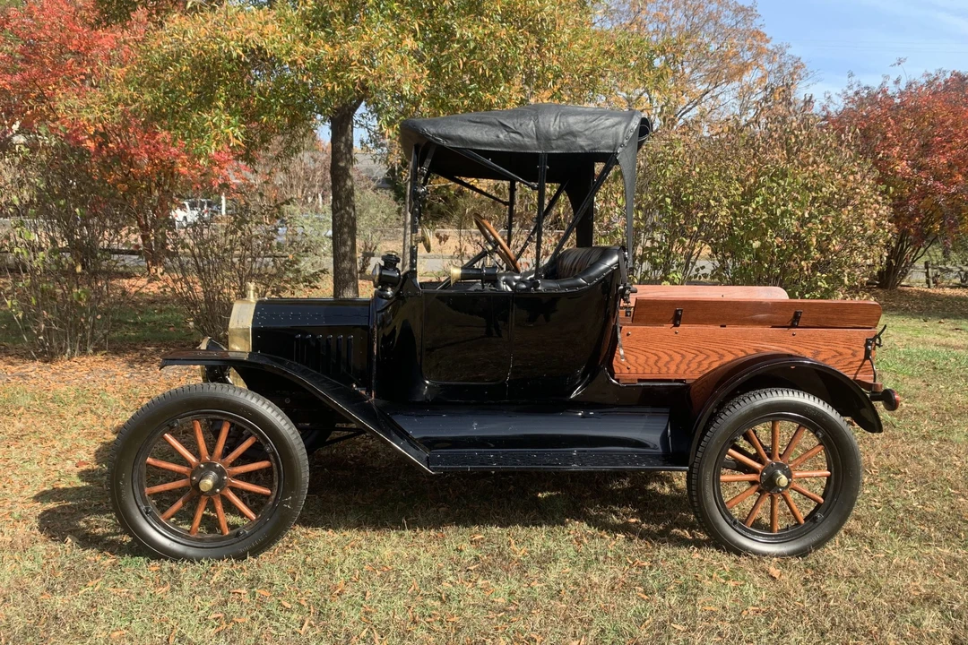 1915 Ford Model T Pickup & Model TT - Image 4 of 31