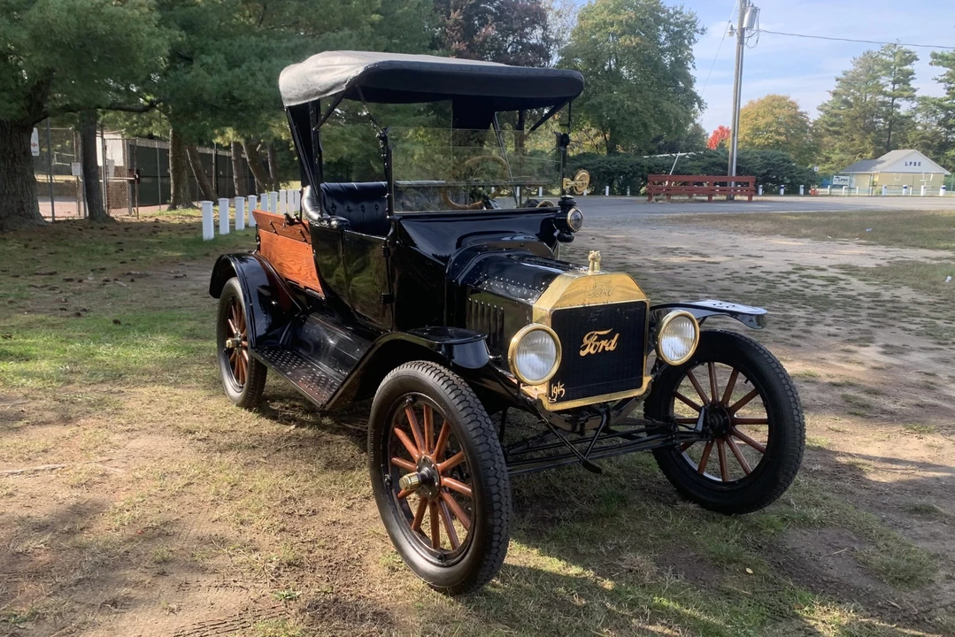 1915 Ford Model T Pickup & Model TT - Image 17 of 31