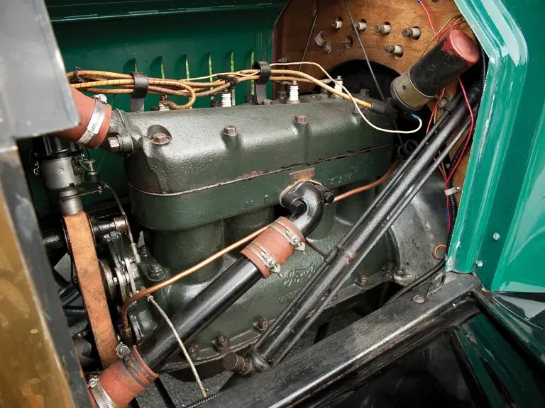 1915 Ford Model T Pickup & Model TT - Image 4 of 18