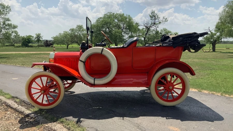 1915 Ford Model T - Image 2 of 31