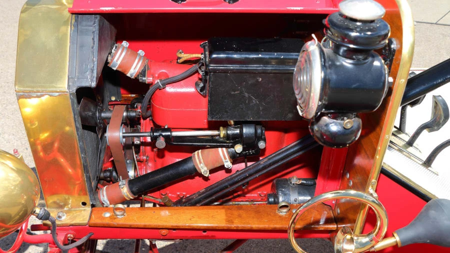 1915 Ford Model T Pickup & Model TT - Image 6 of 12