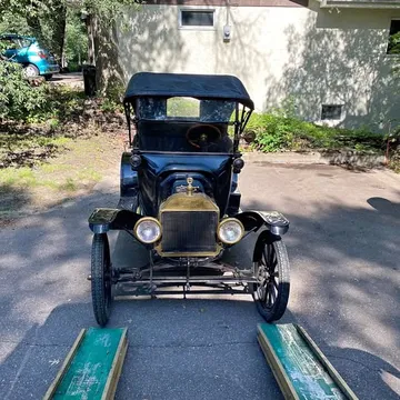 1915 Ford Model T Roadster