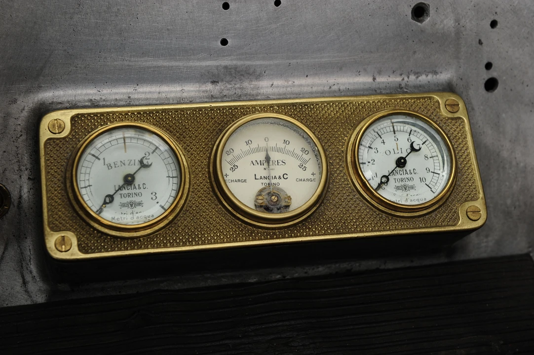 1915 Lancia - Image 4 of 15