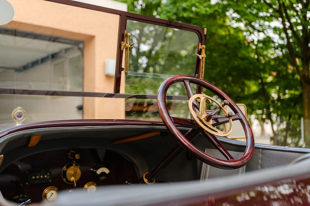 1915 Mercedes-Benz - Image 20 of 31
