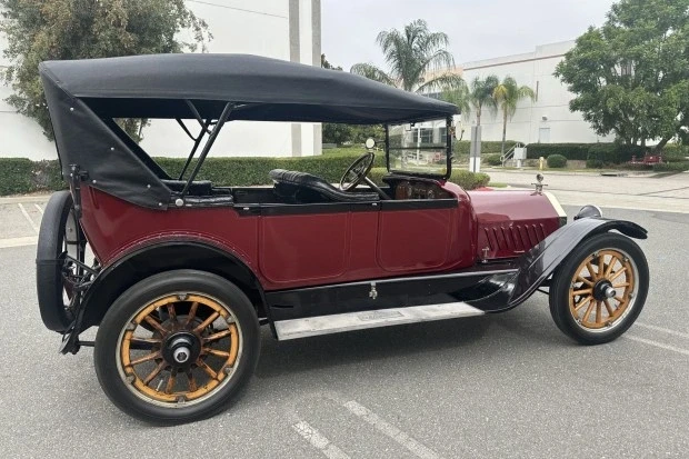 1915 Oldsmobile - Image 2 of 8