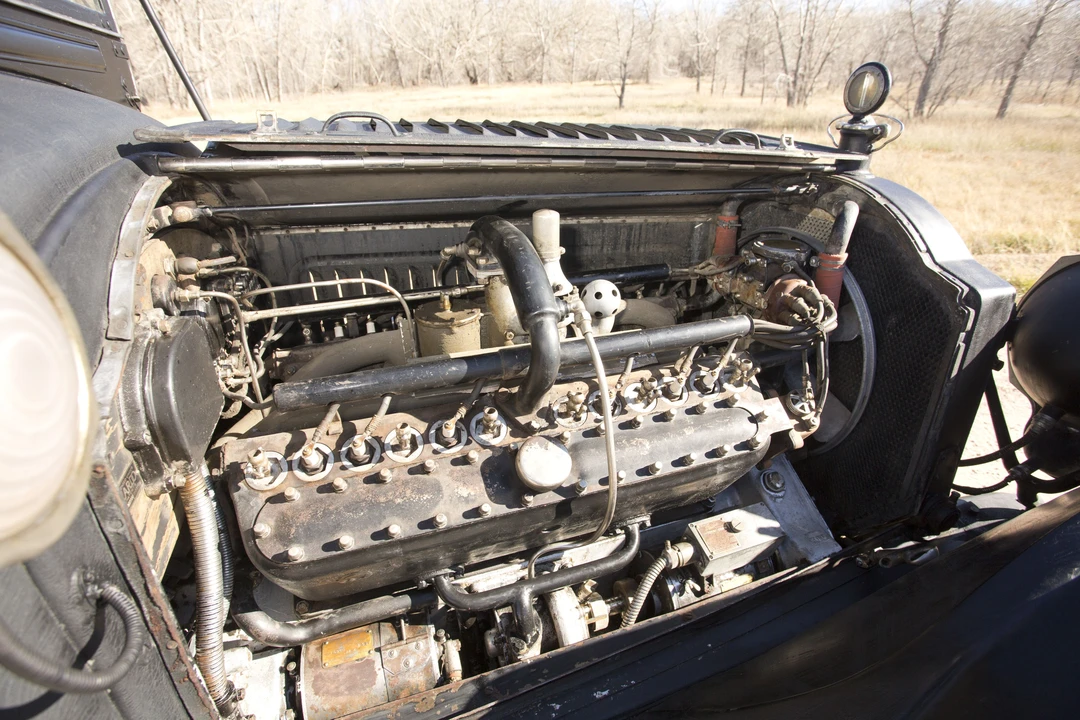 1915 Packard Twelve - Image 14 of 31