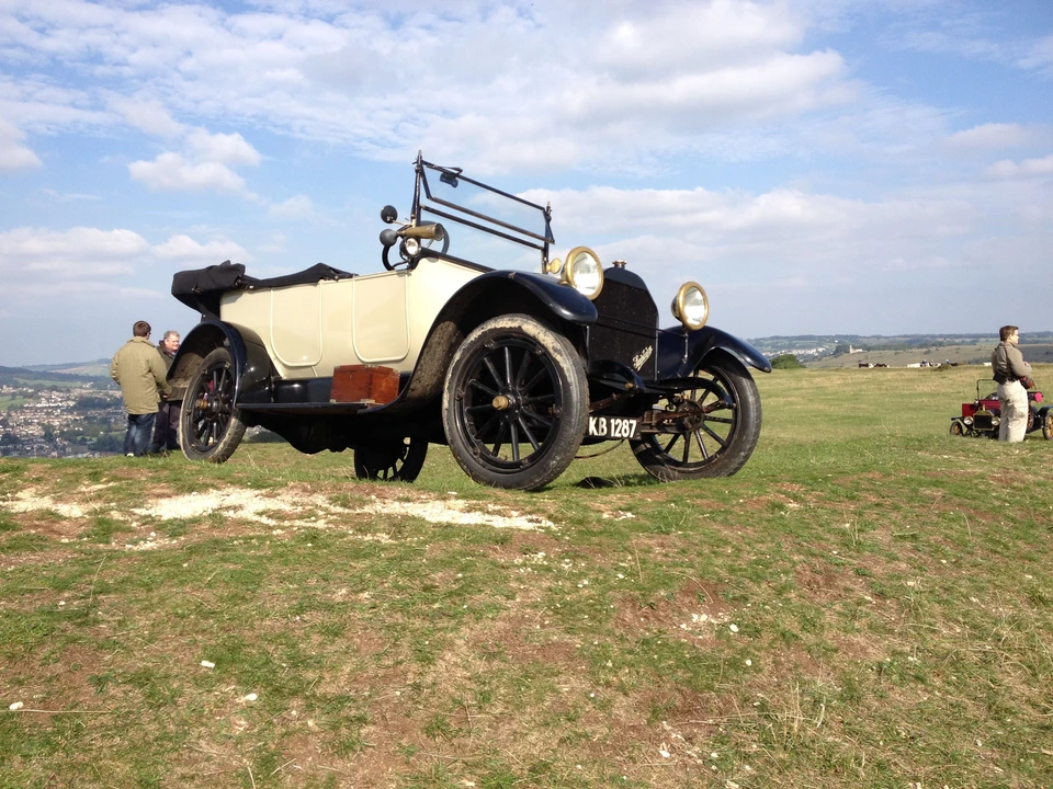1915 Studebaker - Image 2 of 14