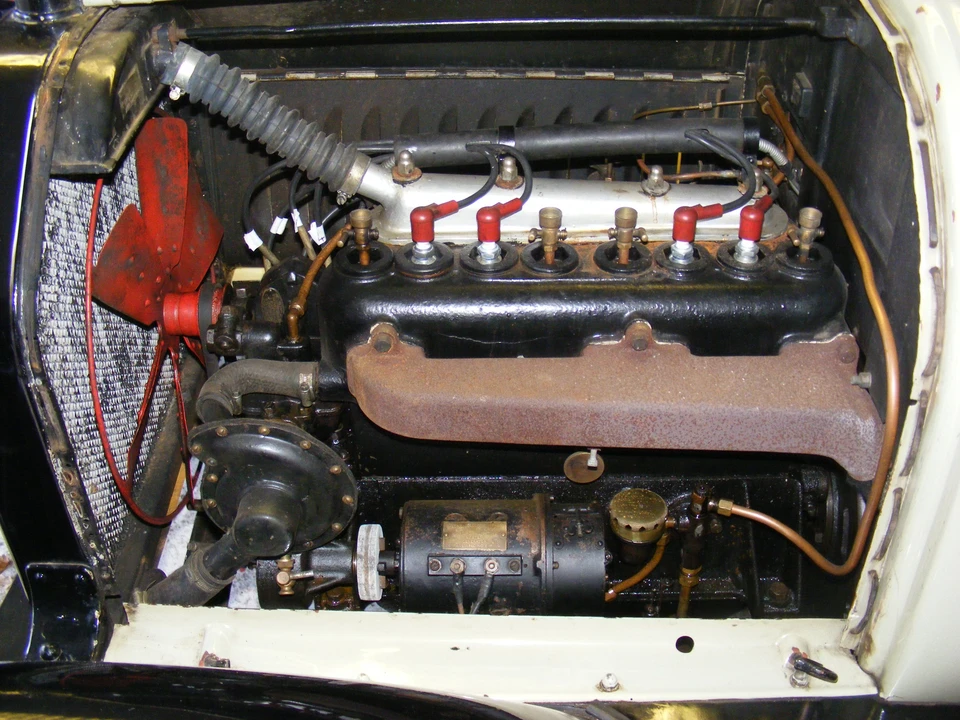 1915 Studebaker - Image 3 of 14