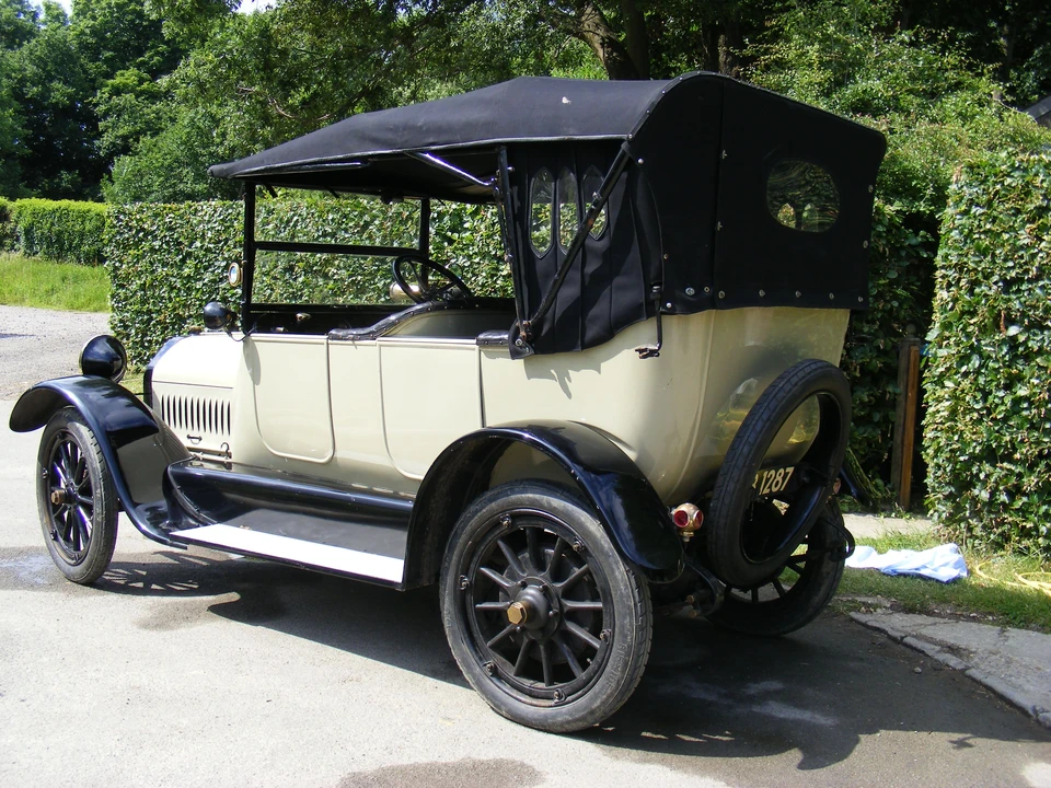 1915 Studebaker - Image 8 of 14