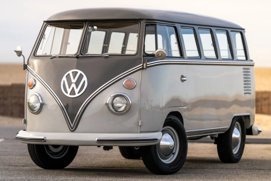 1962 Volkswagen Split-Window Bus - Image 1 of 8