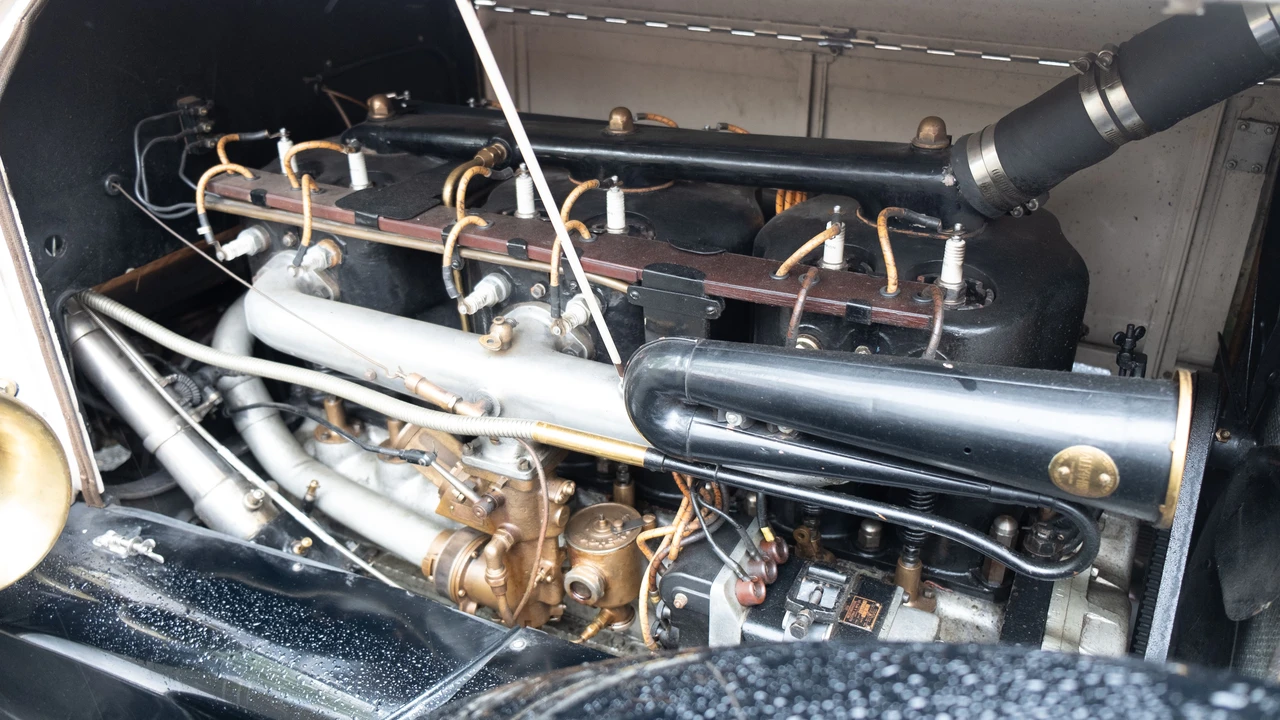 1916 Pierce-Arrow - Image 19 of 25