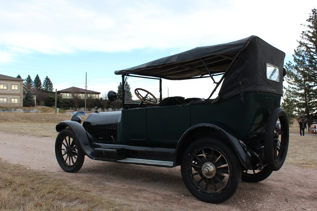1916 Studebaker Commander - Image 4 of 31