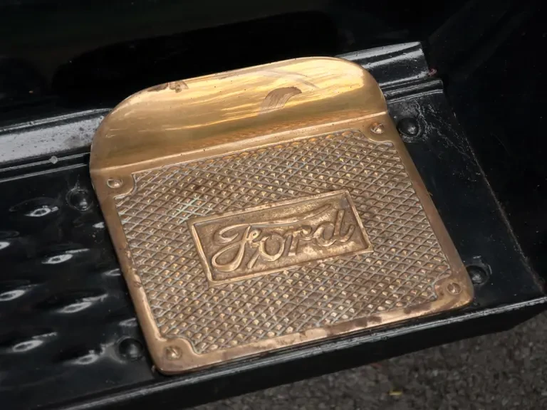1917 Ford Model T Pickup & Model TT - Image 9 of 16