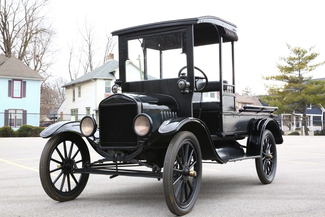 1917 Ford Model T Pickup & Model TT - Image 3 of 31