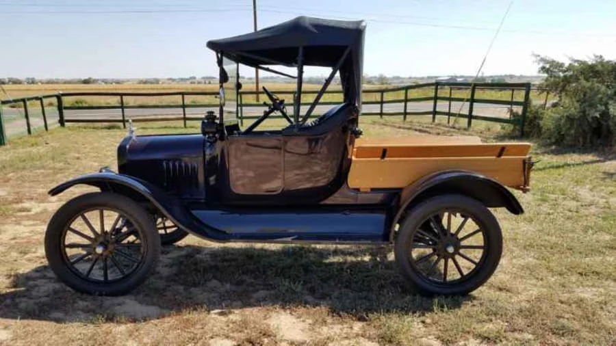 1917 Ford Model T Pickup & Model TT - Image 2 of 7