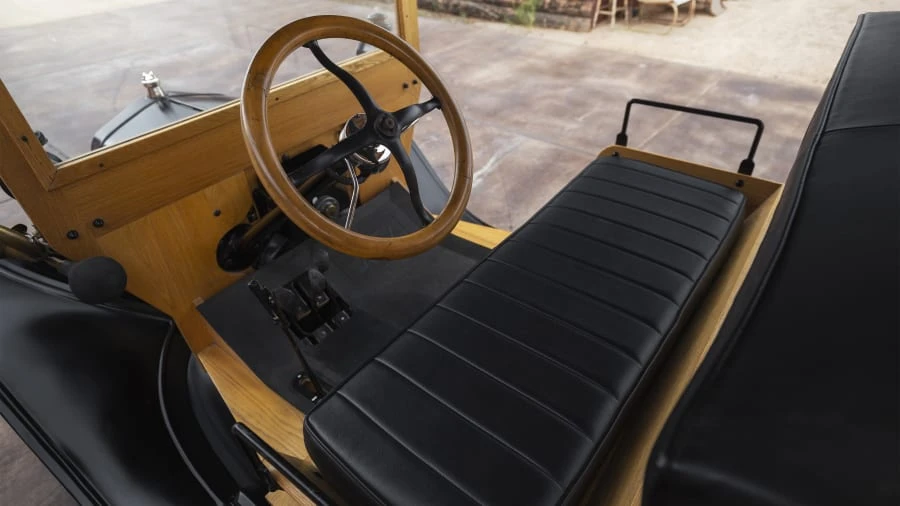 1917 Ford Model T Pickup & Model TT - Image 4 of 20