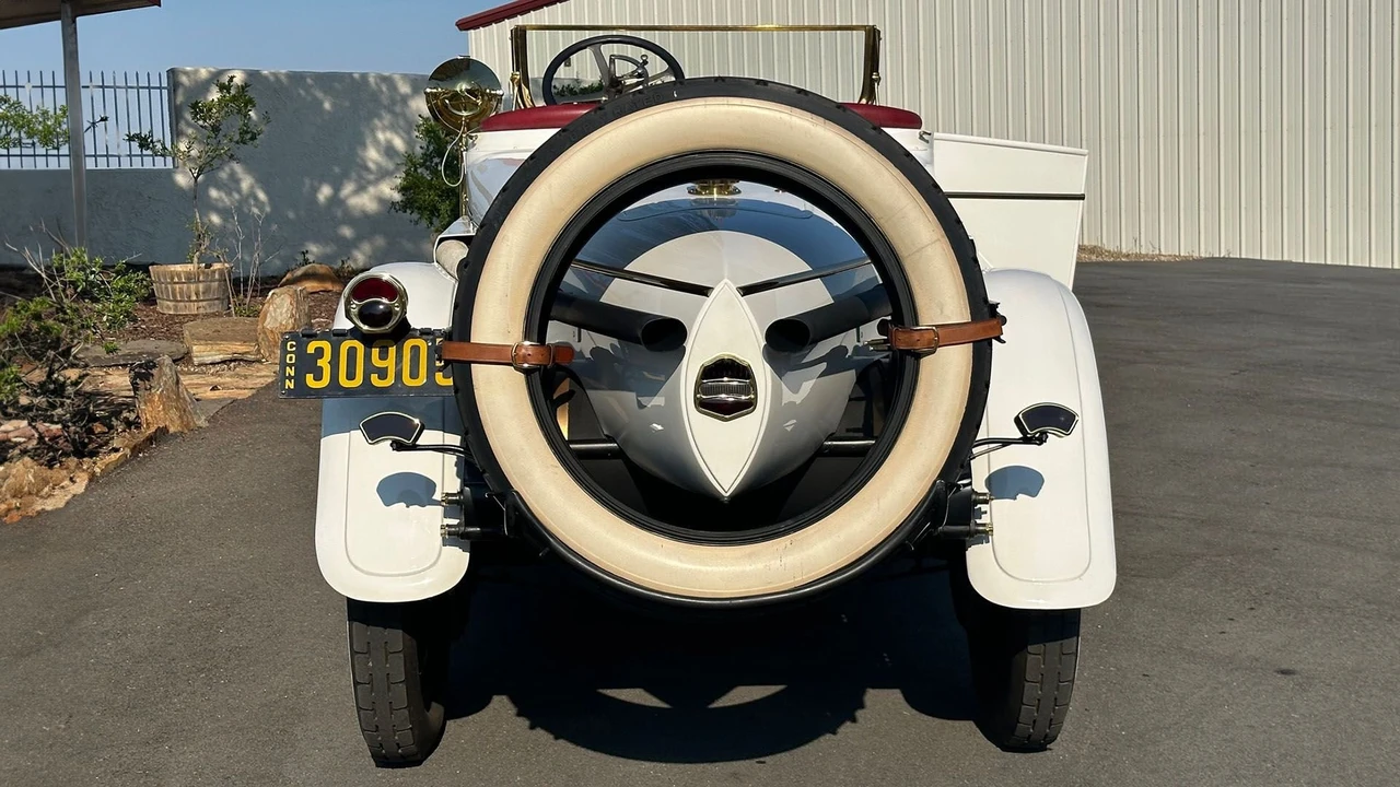 1917 Locomobile - Image 3 of 27