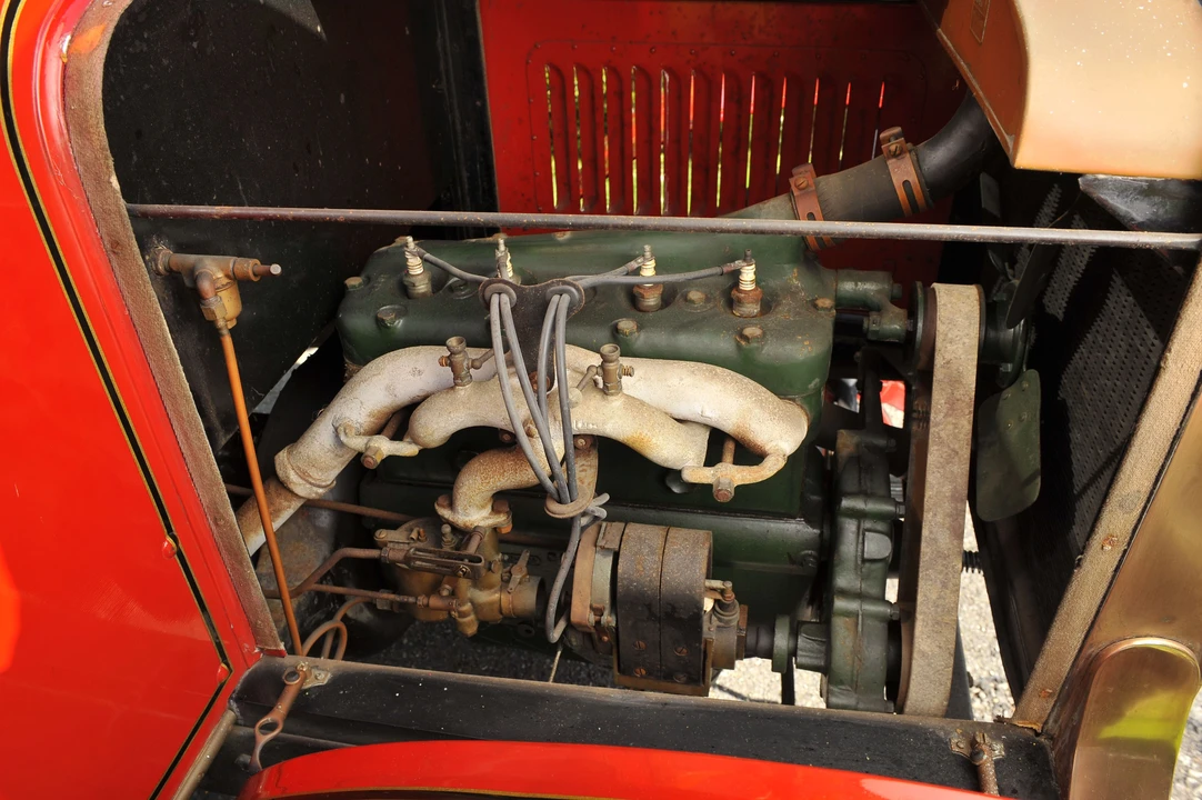 1917 Maxwell - Image 2 of 21
