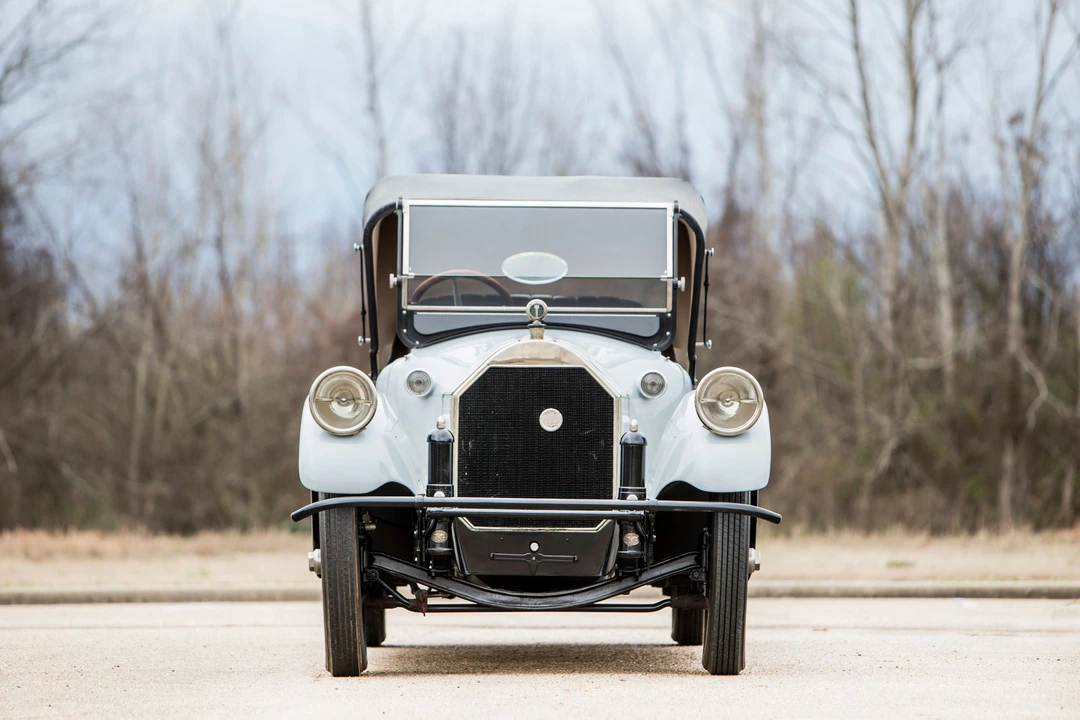 1917 Pierce-Arrow - Image 3 of 24