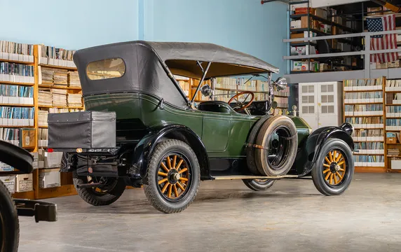 1917 Pierce-Arrow - Image 3 of 24