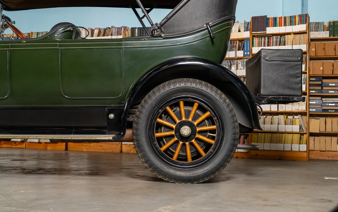 1917 Pierce-Arrow - Image 18 of 24