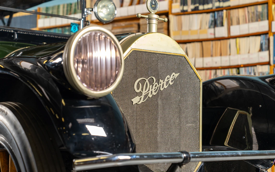 1917 Pierce-Arrow - Image 9 of 24