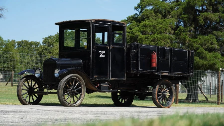 1918 Ford Model T Pickup & Model TT - Image 2 of 31